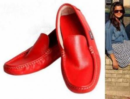 What to wear with red women's moccasins - tips from stylists